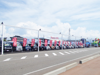 中古車販売のフェニックス フェニックス新潟上越インター店 新潟県上越市大字富岡1359 13